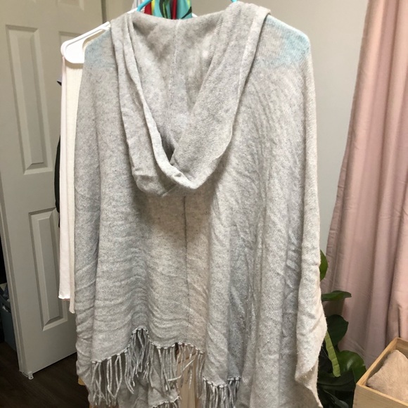 Minnie Rose Cashmere Poncho - Picture 1 of 5